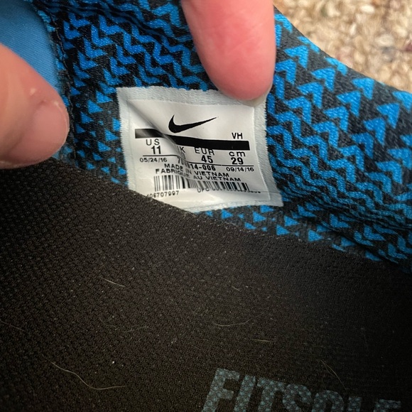 Men’s Nike Shoes - Picture 3 of 5